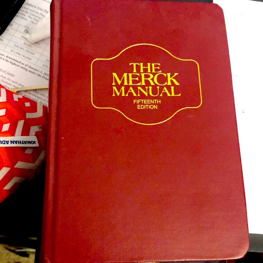 THE MERCK MANUAL Of Diagnosis And Therapy 15th Fifteenth Edition Hardcover Book